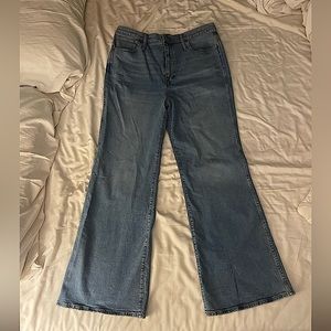 NWT MADEWELL High Rise Flare jeans. Size 33.